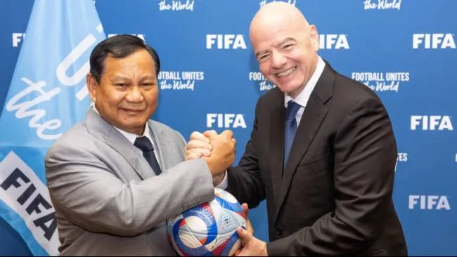 Prabowo Subianto dan Presiden FIFA Gianni Infantino. (Sumber: fifa.com)
